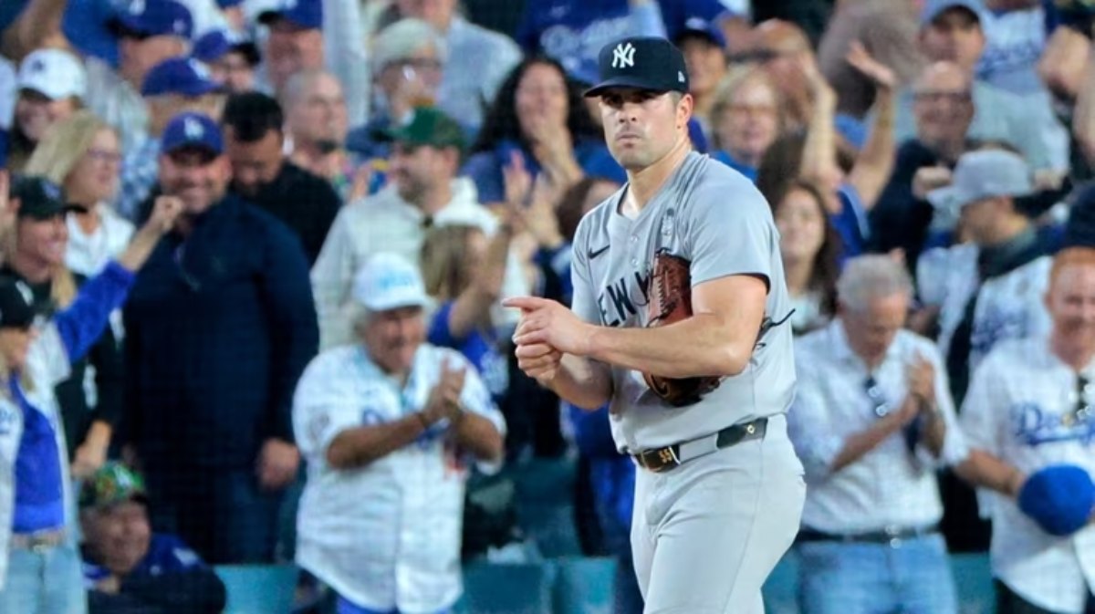 Carlos Rodon #55 of the New York Yankees reacts after giving up a home run to Teoscar Hernandez #37 of the Los Angeles Dodgers in the third inning during. 3 Carlos Rodon #55 of the New York Yankees reacts after giving up a home run to Teoscar Hernandez #37 of the Los Angeles Dodgers in the third inning during.