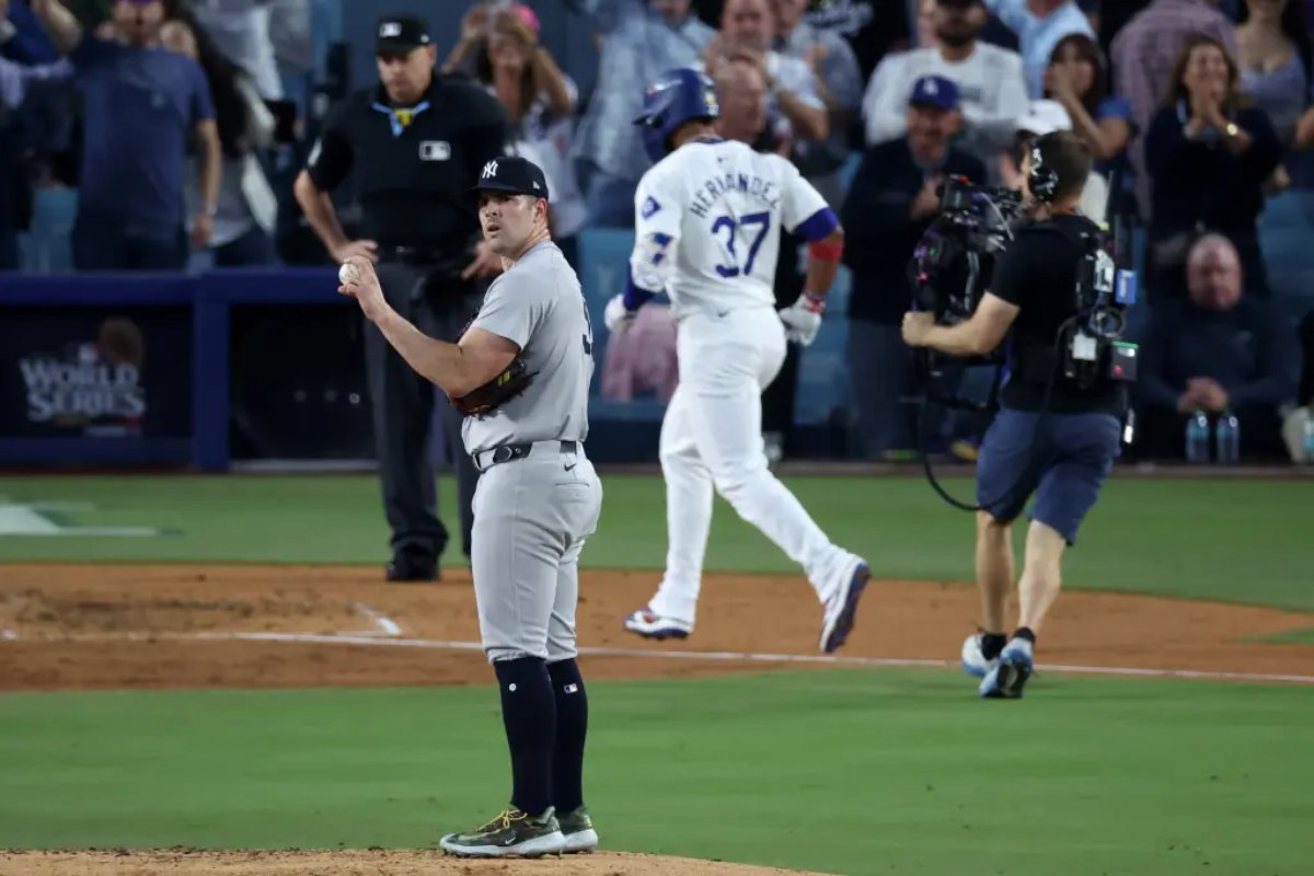 Carlos Rodon #55 of the New York Yankees reacts after giving up a home run to Teoscar Hernandez #37 of the Los Angeles Dodgers in the third inning during.3Carlos Rodon #55 of the New York Yankees reacts after giving up a home run to Teoscar Hernandez #37 of the Los Angeles Dodgers in the third inning during.