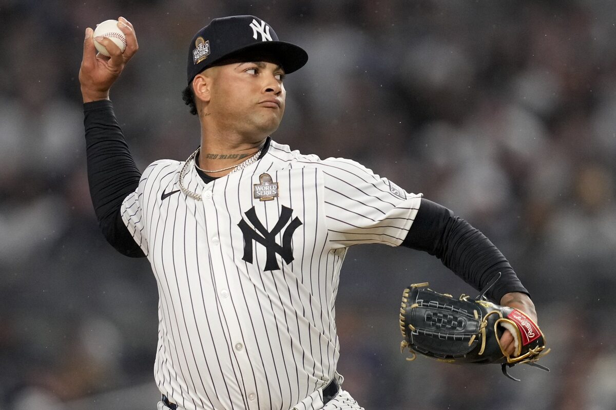 Yankees' pitcher Luis Gil in action against the Dodgers at Yankee Stadium on Oct. 29, 2024.