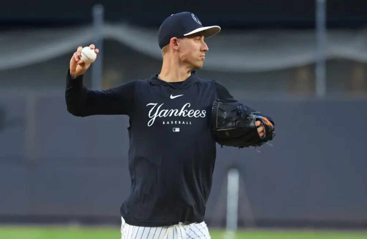 Yankees closer Luke Weaver throws to first base during a workout on Oct. 1, 2024.