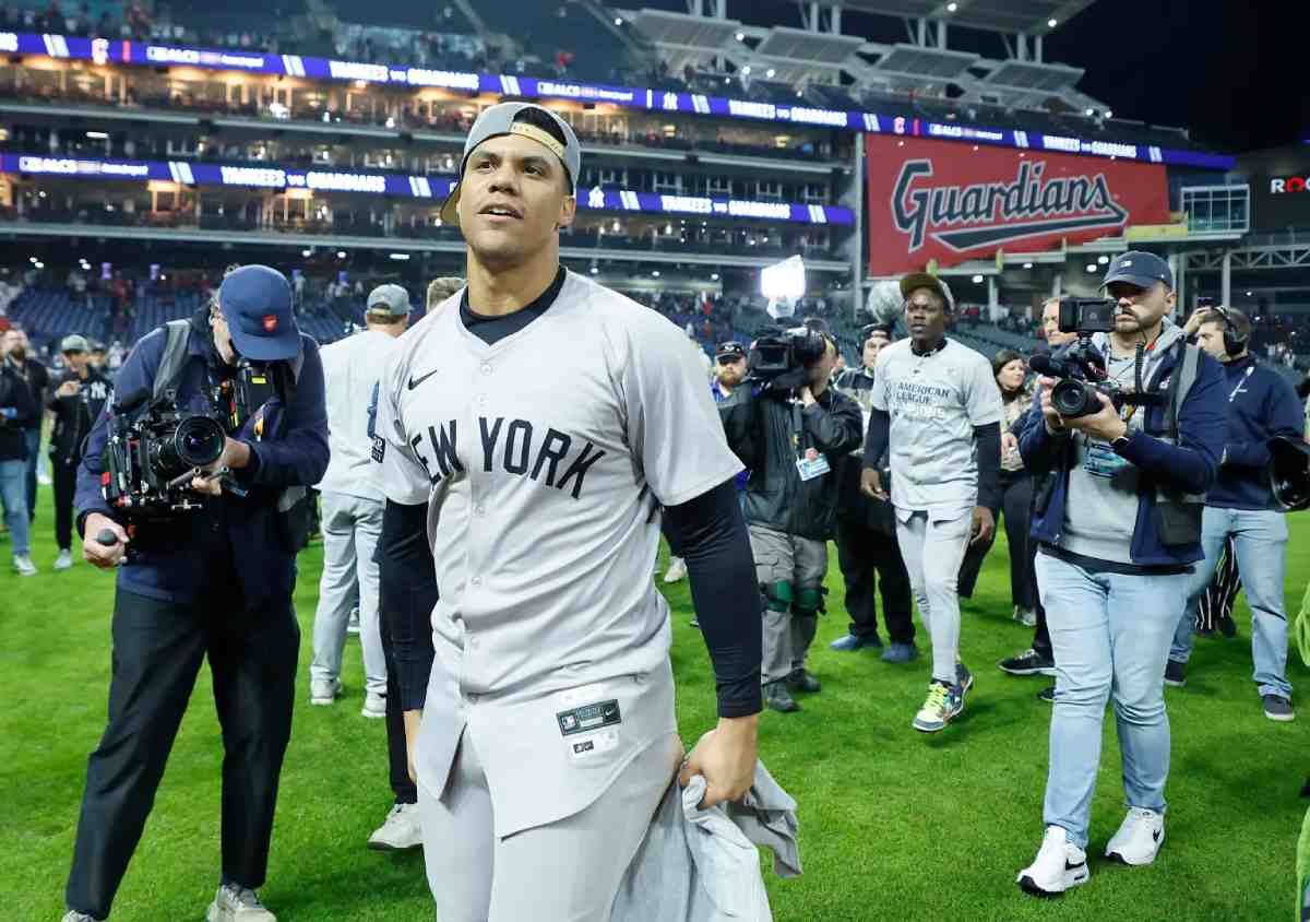 Juan Soto celebrando la victoria de los Yankees en la ALCS en octubre de 2024.