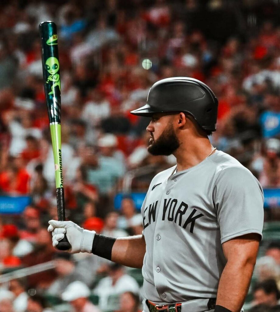 Jasson Dominguez hits a home run in the Yankees' win over the Nationals in New York on Aug. 27, 2025.