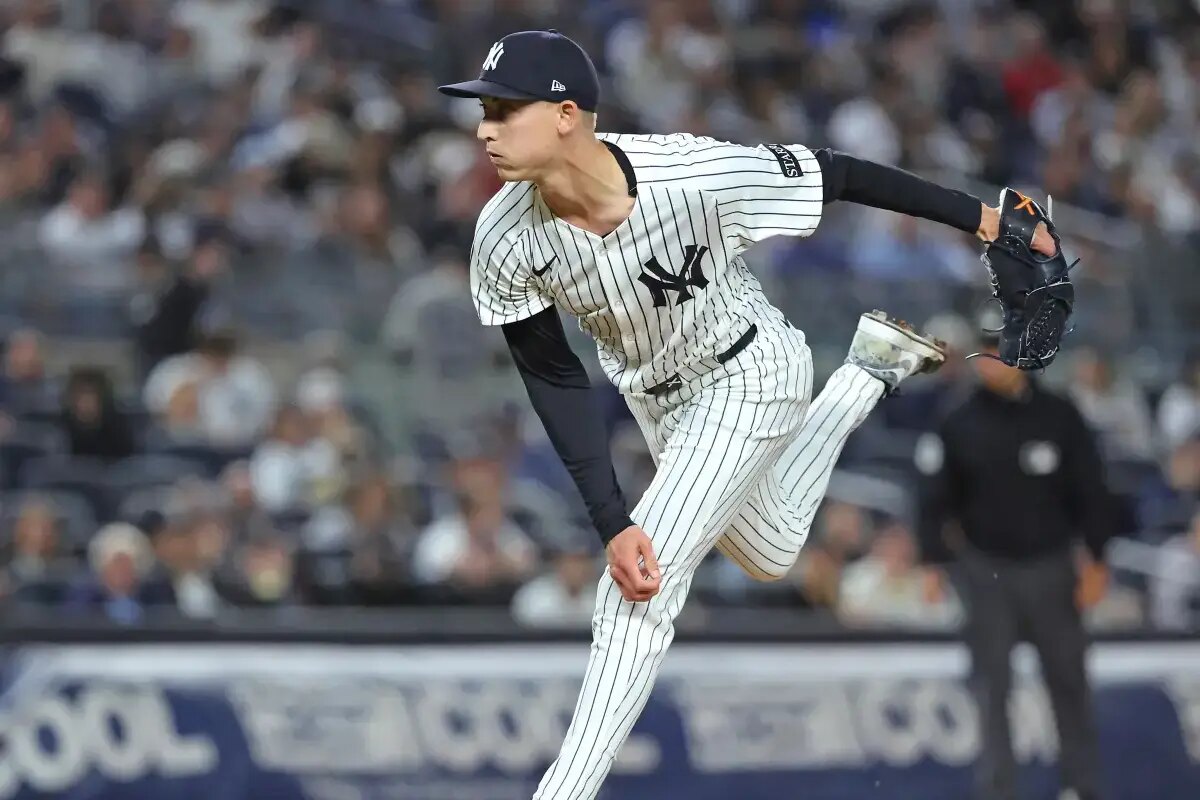 Luke Weaver throws a pitch during the Yankees’ Aug. 21 loss to the Red Sox. 