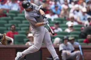 La saturación de la plantilla de los Yankees amenaza con dejar fuera a un bateador veterano que cobra 4 millones de dólares