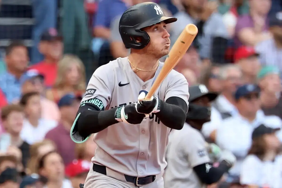 Cody Bellinger swings during the Yankees’ 5-3 win over the Red Sox at Fenway Park.