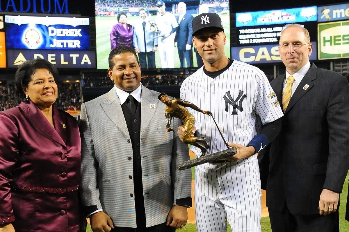 Back-to-back Roberto Clemente Award recipient's birthday celebrations. This time is the turn of Hall of Famer, Derek Jeter. The 2009 Award recipient. 
