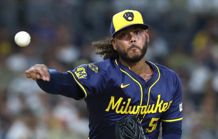 freddy-peralta-brewers-yankees