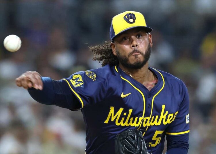 freddy-peralta-brewers-yankees