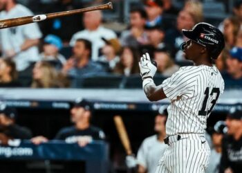 Jazz Chisholm Jr. hits a home run in the Yankees' 9-6 win over the Blue Jays in New York, Oct. 7, 2025.