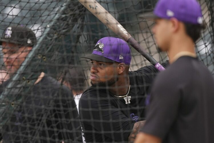 The Yankees claimed Colorado Rockies outfielder Yanquiel Fernandez off waivers on Feb 4, 2026.
