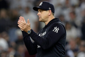 Two new catcher options emerge on Yankees’ trade radar