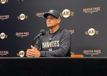 Yankees manager Aaron Boone speaks before the Opening Day game against the Giants in San Francisco, March 25, 2026.