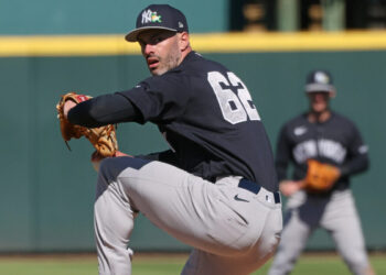 Dylan Coleman pitches during the Yankees-Pirates spring training game on Feb. 23, 2026.