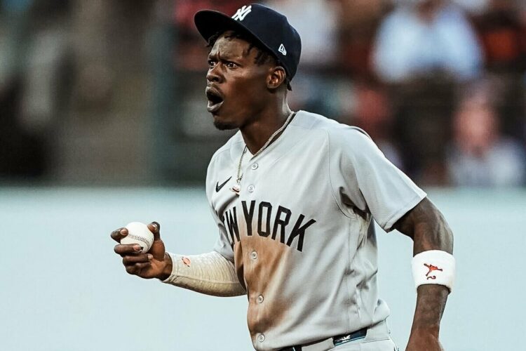 Jazz Chisholm reacts after a bubbling catch in the Yankees' 7-0 win over the Giants in San Francisco, March 25, 2026.