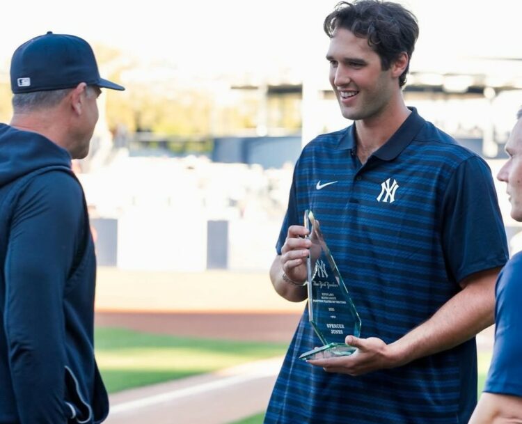 Yankees' outfielder rookie Spencer Jones receives the 2025 Kevin Lawn Awards on March 20, 2026.