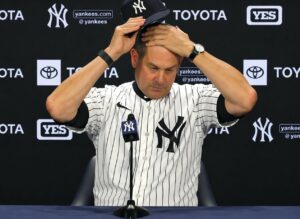 Los Yankees llegan al choque contra los Royals con los problemas acumulándose y la urgencia por las nubes