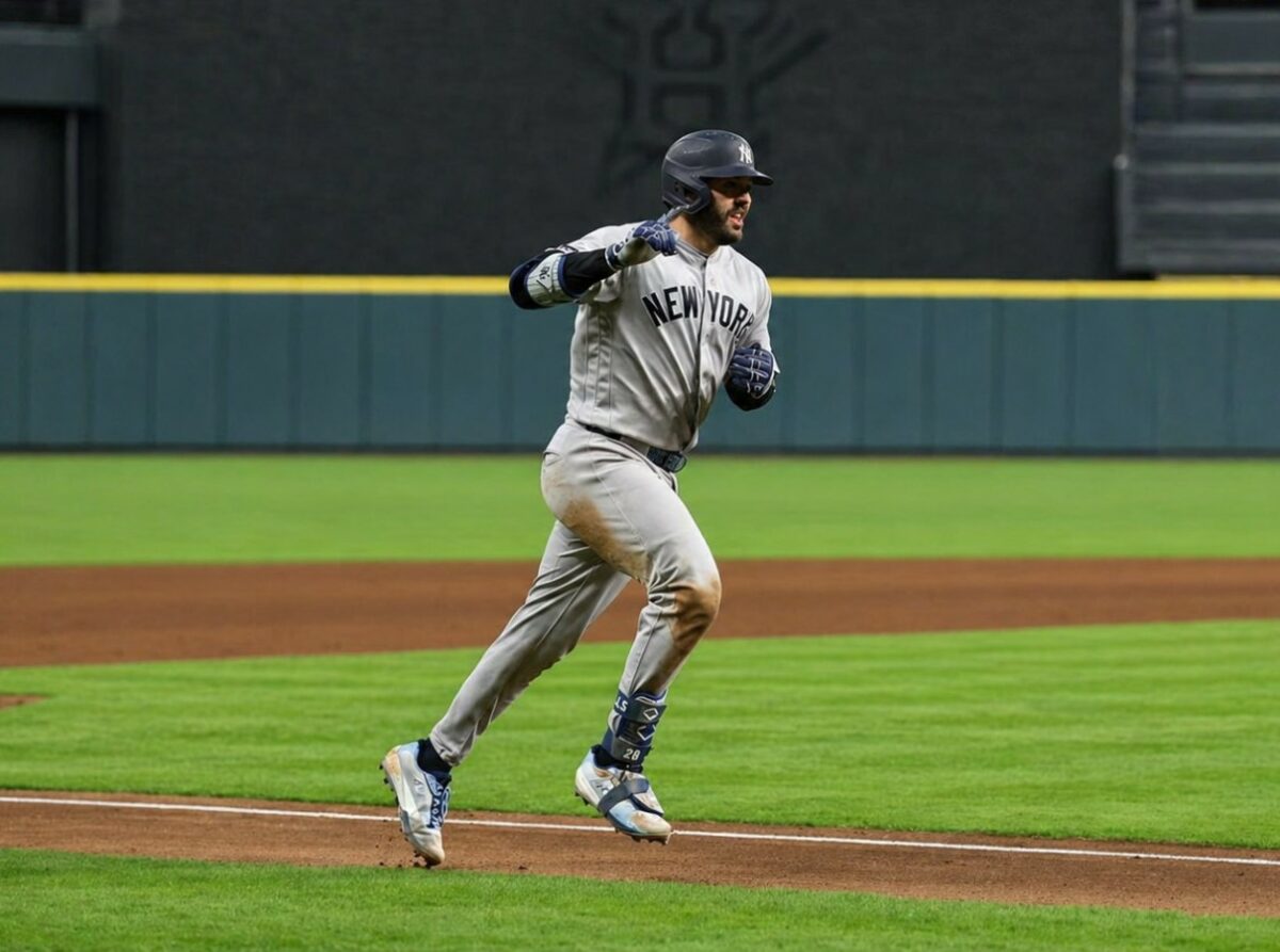 Austin Wells rounds bases after his go-ahead home run in the Yankees' 8-3 win over the Astros. Houston. Apr. 25, 2026.