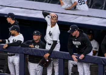 Cody Bellinger reacts to Ryan McMahon's go-head homer in the Yankees 4-2 win over the Royals, New York, Apr. 18, 2026.