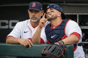 Las tajantes palabras del entrenador de los Red Sox sobre el banquillo de Narváez desatan temores similares a los de Devers