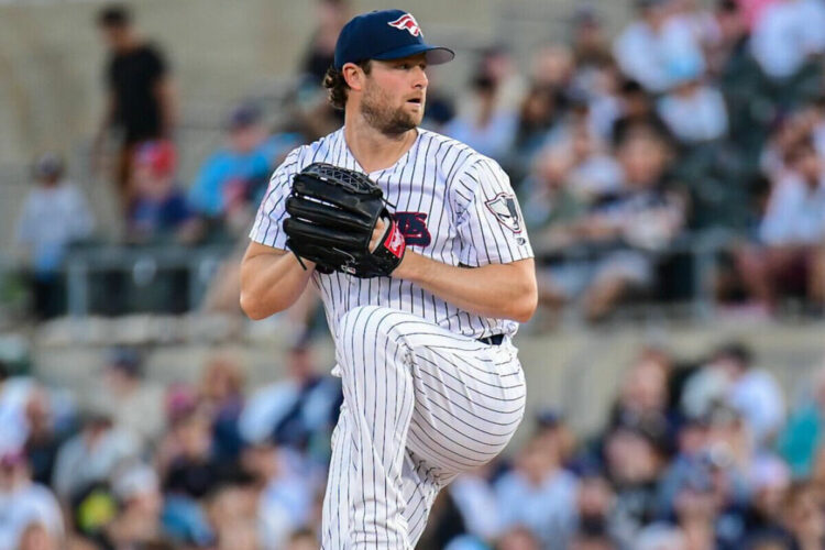 Cole Train arrives in Somerset