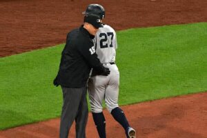 Expert claims Stanton injury more serious, Yankees lose reliever for weeks