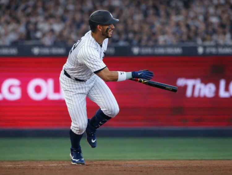 Yankees' shorstop Jose Caballero is in action against the Marlins, New York, Apr. 4, 2026.