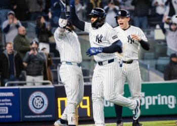 Yankees 5-3 Athletics: Stanton sparks comeback, Rosario seals win with 3-run bomb