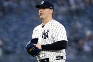 Ryan Weathers hace realidad el sueño de los Yankees, pero aún se enfrenta a una ardua batalla