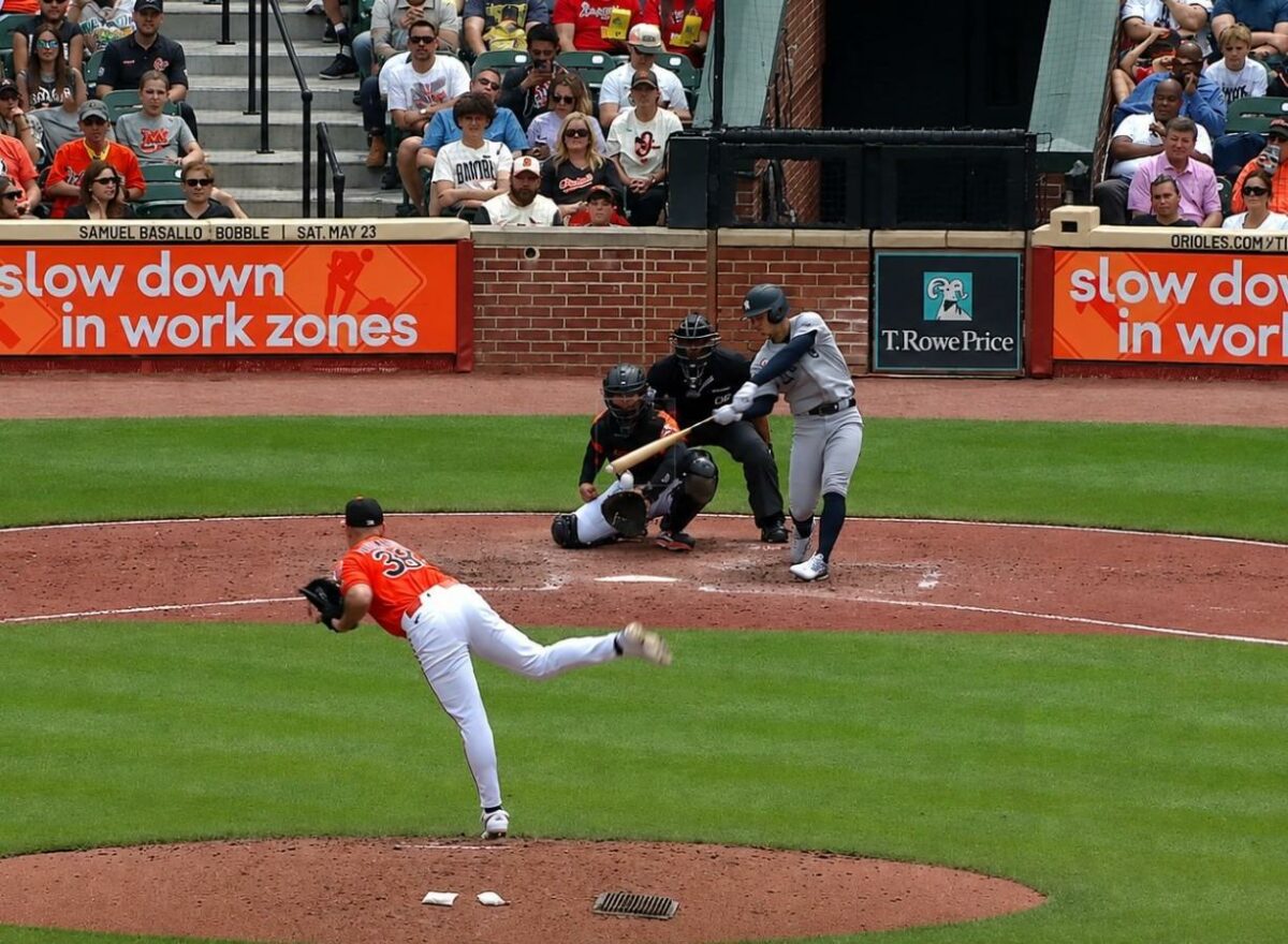 Anthony Volpe fue ponchado dejando corredores en todas las esquinas en la derrota de los Yankees por 7-0 ante los Orioles el 13 de mayo de 2026 en Baltimore. dejando corredores en todas las esquinas en la derrota de los Yankees por 7-0 ante los Orioles el 13 de mayo de 2026 en Baltimore.