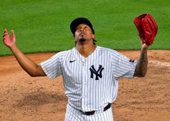 Yankees’ reliever Yovanny Cruz reacts after his first K in the MLB debut against the Blue Jays, New York, May 20, 2026.