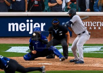The umpire makes a wrong final strikeout call for Amed Rosario in the Yankees' 5-3 loss to the Tigers, Detroit, Jun 22, 2026.
