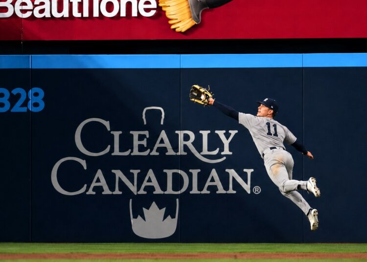 Anthony Volpe makes an outstanding catch with less than 5% probability in the Yankees' 8-3 win over the Blue Jays in Toronto, June 14, 2026.