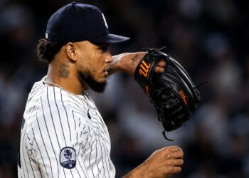 Camilo Doval gave up a grand slam in the eight that sealed the Yankees' 5-1 loss to the White Sox in New York, June 18, 2026.