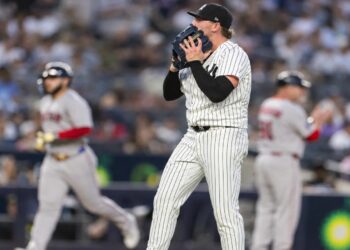 Ryan Weathers looks dejected on the mound after giving up a homer in the Yankees' 5-3 loss to the Red Sox on June 5, 2026.
