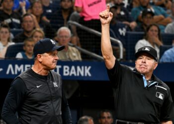 Umpire ejected Aaron Boone and bench coach Brad Ausmus following tiff over Caballero caught stealing 2B in the sixth during the Yankees' 3-0 loss to the Rays in Tampa, July 8, 2026.
