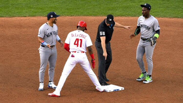 Ump Brennan Miller's intentional-drop ruling denied Jose Caballero a double play in the fourth in the Yankees' 3-1 win over the Phillies, Philadelphia, July 25, 2026.
