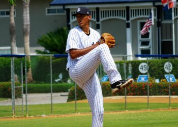 Yankees pitching prospects Henry Lalane in 2025.
