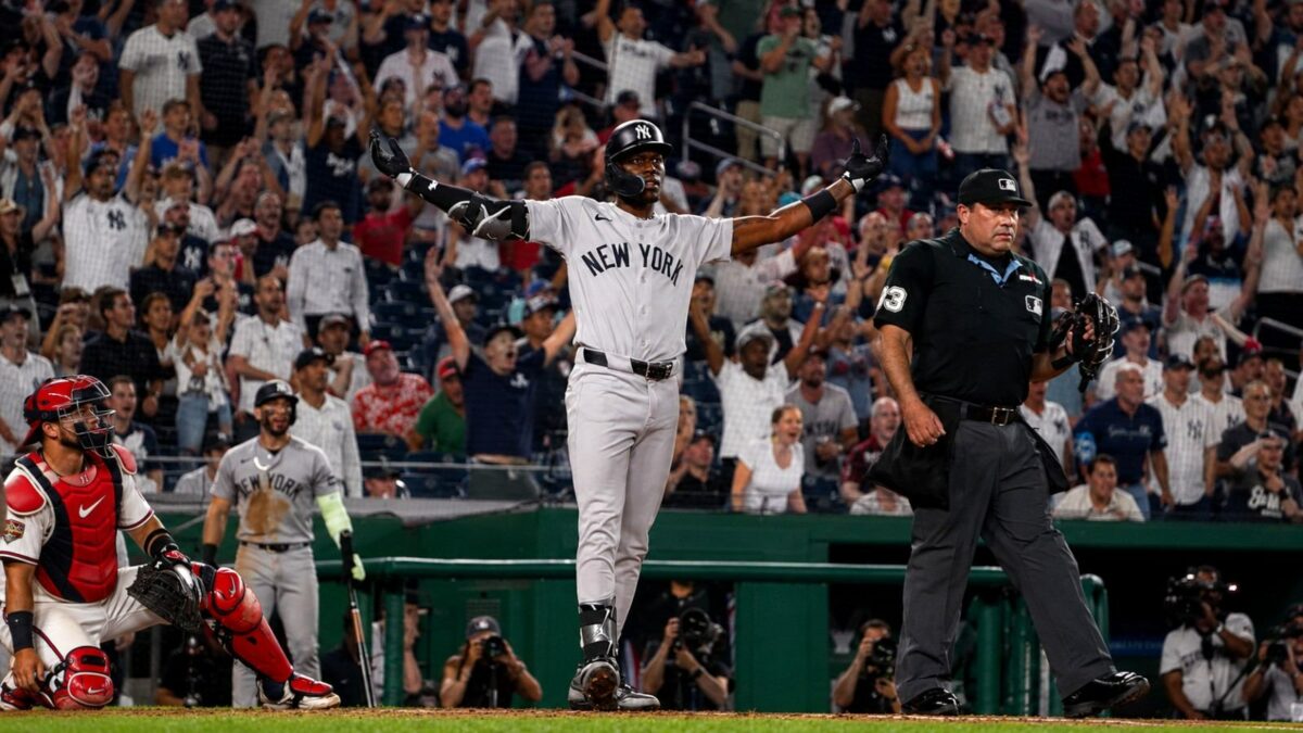 Jazz Chisholm Jr. celebra en el plato tras batear el jonrón que dio la ventaja a su equipo en la novena entrada, en la victoria por 5-3 de los Yankees sobre los Nationals en Washington, D.C., el 10 de julio de 2026.