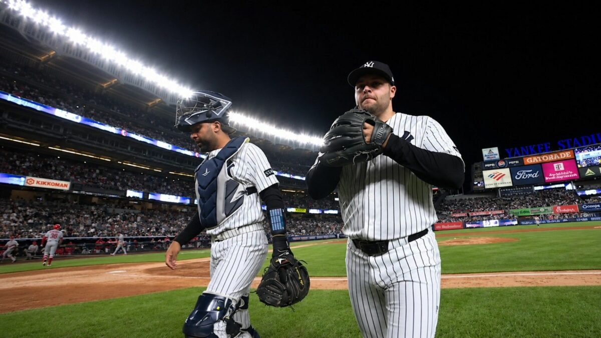David Bednar and Ali Sanchez walked back after the Yankees' 2-0 win over the Cardinals, New York, August 4, 2026.