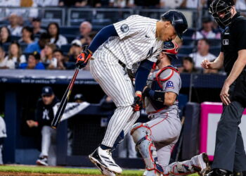 George Lombard Jr. writhes in pain after a knee scare in the Yankees' 9-2 win over the Red Sox, New York, August 29, 2026.