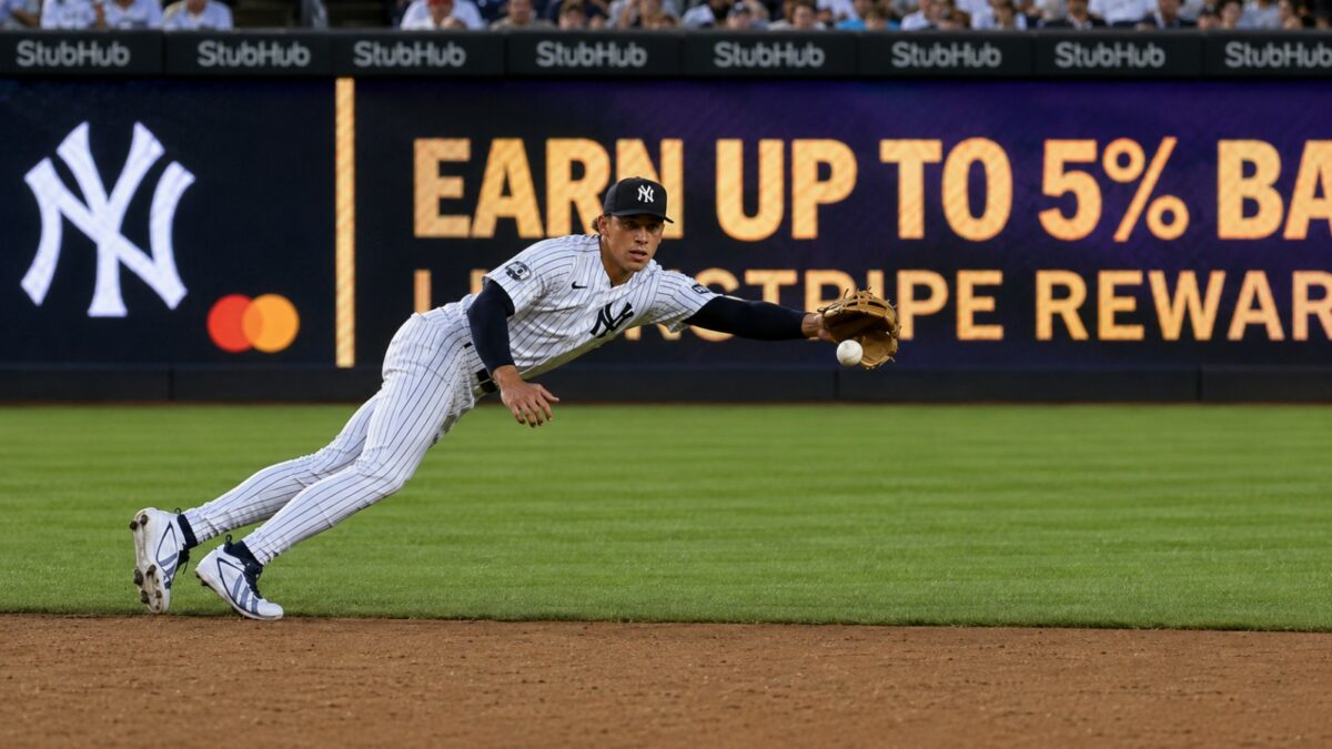 George Lombard Jr. made a diving defense that ended in a double play in the Yankees' 3-1 loss to the Cardinals, New York, August 5, 2026.