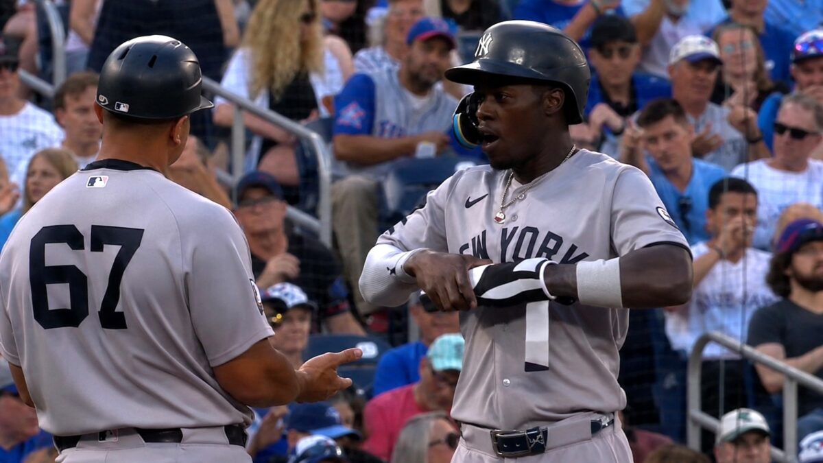 Jazz Chisholm Jr. faces fan anger over his base running in the Yankees' 3-1 loss to the Blue Jays, Toronto, August 14, 2026.