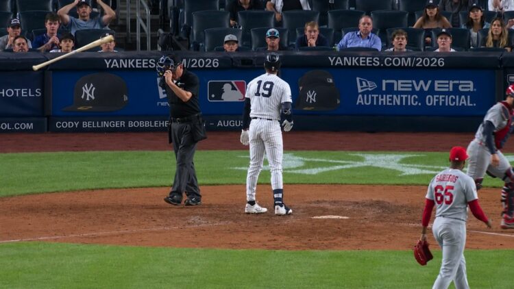 Ryan McMahon tossed his bat in anger after going down swinging in the sixth and bases loaded. The Yankees lost 3-1 to the Cardinals. New York, August 5, 2026.