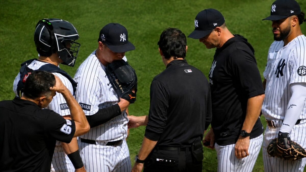 Ryan Weathers exited the game in the fourth with forearm injury in the Yankees' 4-3 loss to the Blue Jays, New York, August 22, 2026.