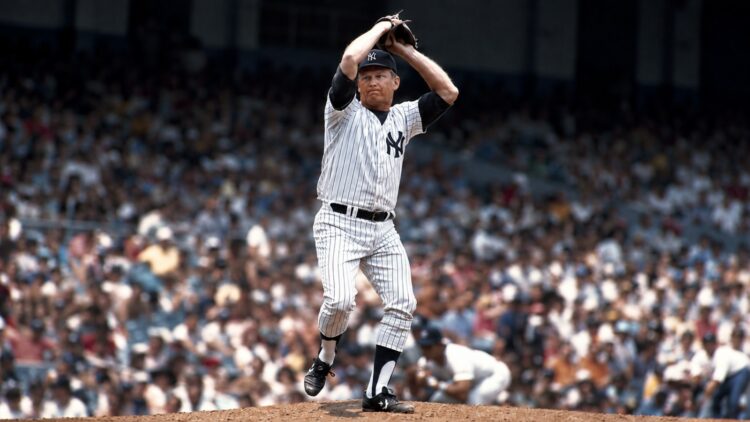 Tommy John pitches for the Yankees on July 27, 1988, in the 16-3 win over the Brewers in New York.