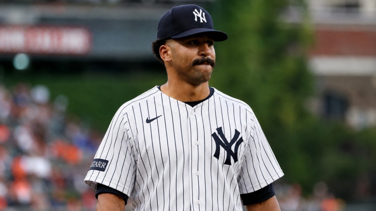 Trent Grisham reacts after missing a catch in the Yankees' 3-1 loss to the Cardinals, New York, August 5, 2026.