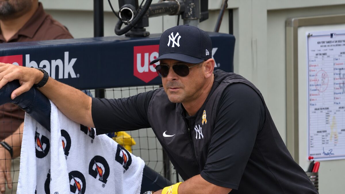 Aaron Boone reacts to Jasson Dominguez's error during the Yankees' 4-3 loss to the Padres, San Diego, September 6, 2026.