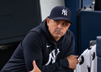 Aaron Boone reacts to Ryan McMahon's error during the Yankees' 6-1 loss to the Rays, New York, September 22, 2026.