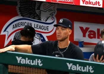 Aaron Judge reacts to Caballero's error during the Yankees' 1o-1 loss to the Angels, Anaheim, August 31, 2026.
