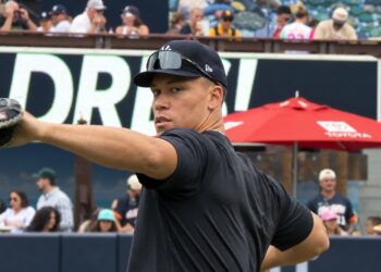Aaron Judge throws during the training at Petco Park before the Yankees-Padres game, San Diego, September 6, 2026.